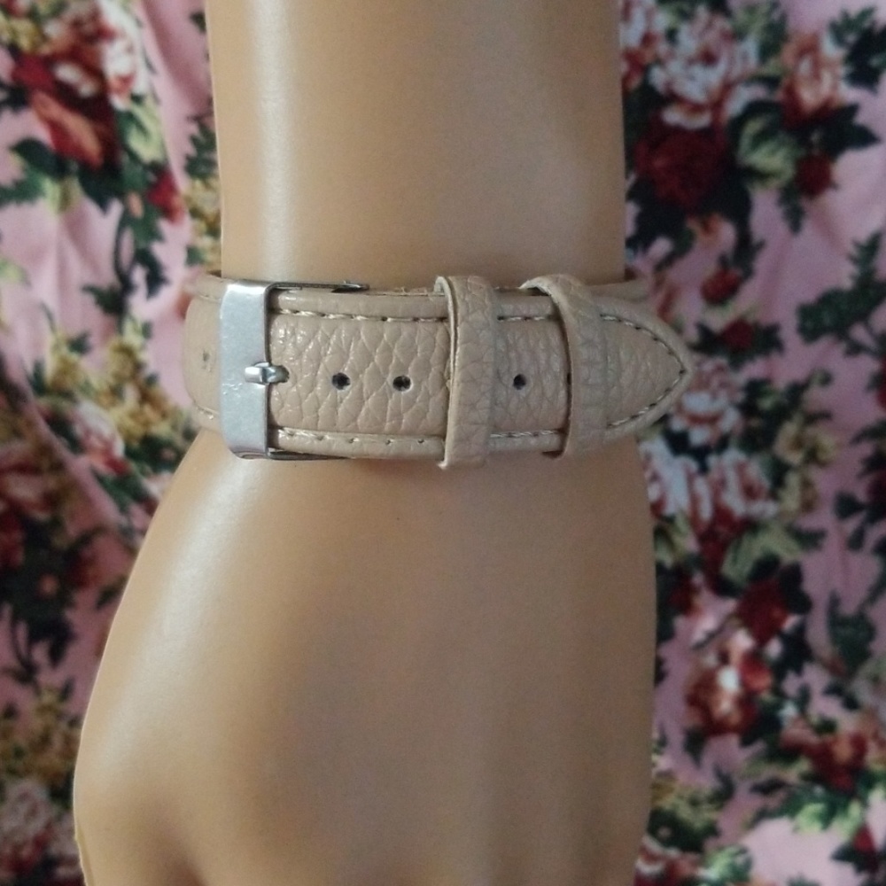 Watch - Picture 3 of 3